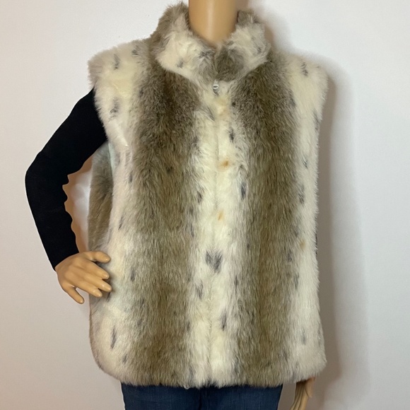 Vintage faux fur cream tan gray zipper mock collared vest with pockets! - Picture 2 of 14